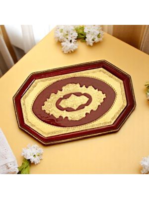 Bandeja de madera refinada, hoja de oro de 24K e inspirada en la tradición artesanal florentina.