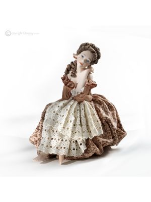 LADY Estatuilla de porcelana Capodimonte, dama romántica, elegancia atemporal.