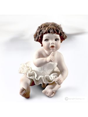 LAURETTA - Estatuilla de Capodimonte, encantadora bailarina de refinada porcelana.