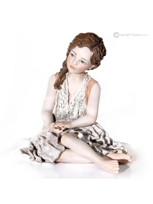 MANU - Estatuilla de Capodimonte, una exclusiva obra de arte en porcelana.