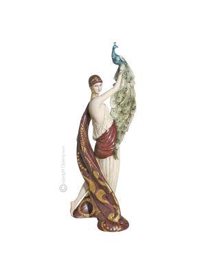 DAMA CON PAVO REAL Estatua Figura Capodimonte Porcelana Hecha a mano Made in Italy