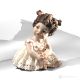Estatuilla DORE Capodimonte, dulzura romántica en porcelana fina.